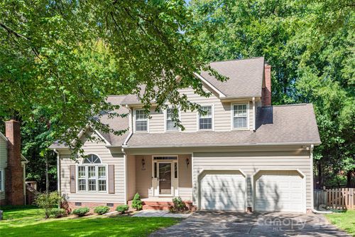 10024 Avon Farm Ln, Charlotte, NC, 28269-8324 | Card Image