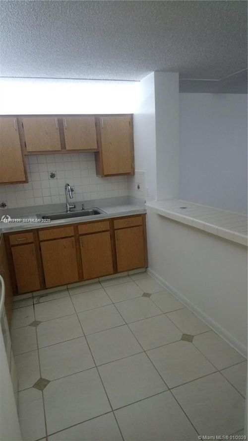 d3r-14820 Naranja Lakes Blvd, Homestead, FL, 33032-8338 | Card Image