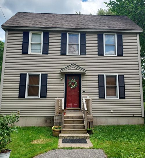 15 Bell Ave, Exeter, NH, 03833-3001 | Card Image
