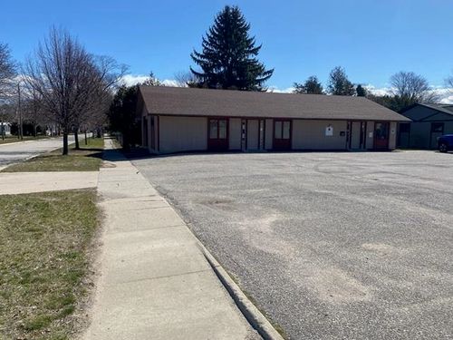 228 7th St, Frankfort, MI, 49635-9055 | Card Image
