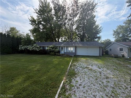 5976 Reynolds Rd, Mentor on the Lake, OH, 44060-3034 | Card Image