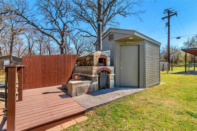 Convenient waterside 8x10 Storage and the pizza oven waiting for your creation | Image 28