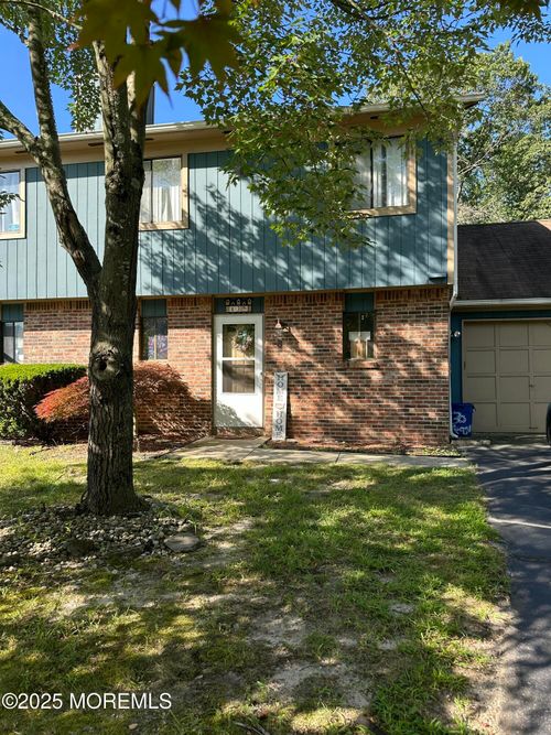 1000-3 Seagull Ln, Howell, NJ, 07731-2035 | Card Image