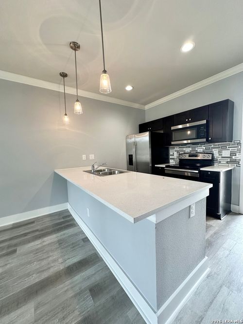 103-831 Terrell Rd, San Antonio, TX, 78209-3039 | Card Image