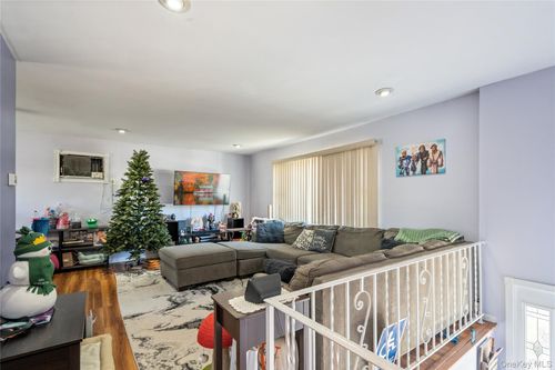 138 Lincoln Rd, Hempstead, NY, 11550-5216 | Card Image