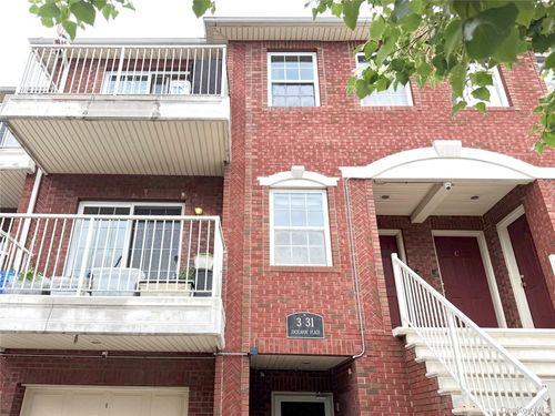 b-3-31 Endeavor Pl, College Point, NY, 11356 | Card Image