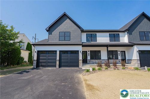 158 Jeffrey Ln, Northampton, PA, 18067-1057 | Card Image