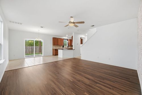 13535 Abraham Lincoln St, Manor, TX, 78653-3912 | Card Image