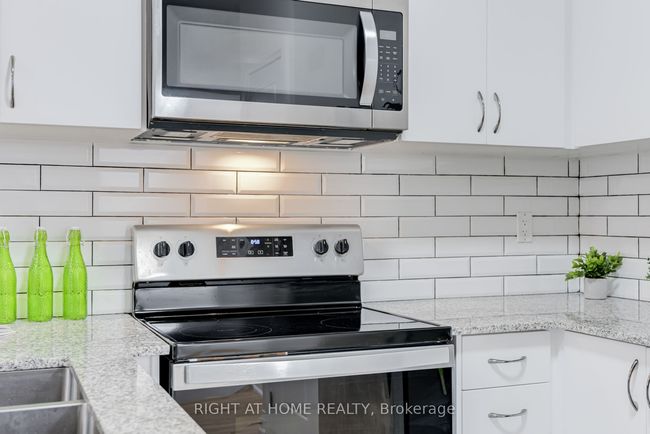 52 - 719 Lawrence Ave W, Condo with 2 bedrooms, 2 bathrooms and null parking in North York ON | Image 17