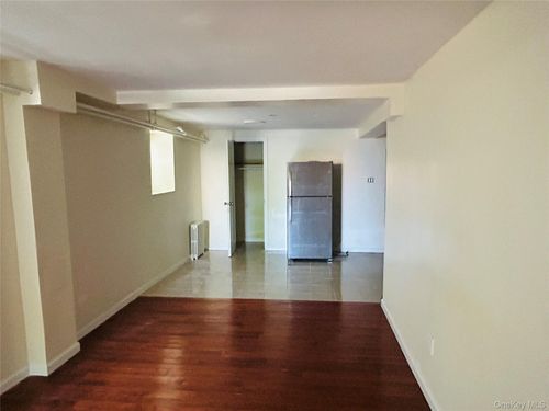 2910 Tenbroeck Ave, Bronx, NY, 10469-5229 | Card Image