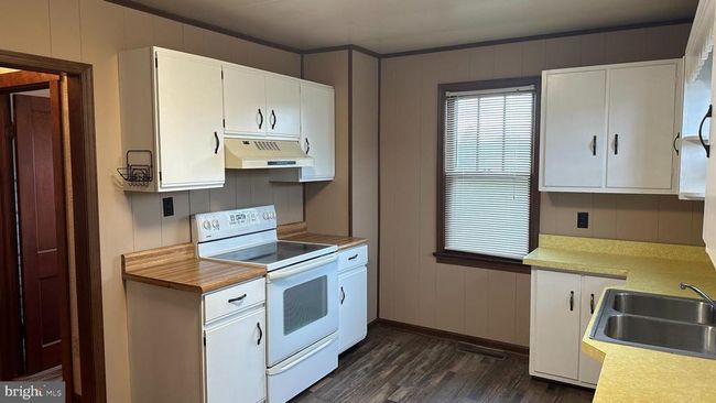 11 Strawberry Ln, House other with 3 bedrooms, 1 bathrooms and null parking in FREDERICKSBURG VA | Image 4