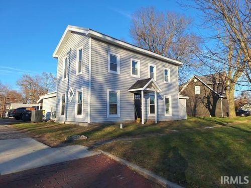 107 E Prairie St, Leesburg, IN, 46538-7718 | Card Image
