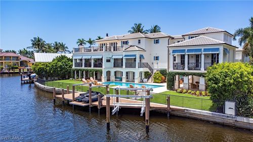 2001 4th St S, NAPLES, FL, 34102-7507 | Card Image