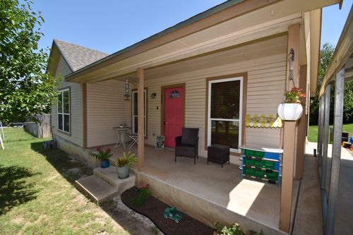603 W 7th St, Brady, TX, 76825-5463 | Card Image