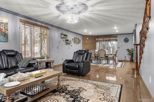 7718 Steadman St, Dearborn, MI, 48126-1075 | Card Image