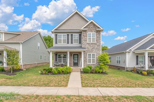 127 W Rarity Ridge Pkwy, Oak Ridge, TN, 37830-2400 | Card Image