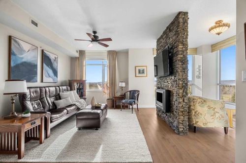 808-16 Varsity Estates Cir Nw, Calgary, AB, T3A2C5 | Card Image