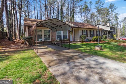811 Longfellow Ct, Stone Mountain, GA, 30088-1912 | Card Image