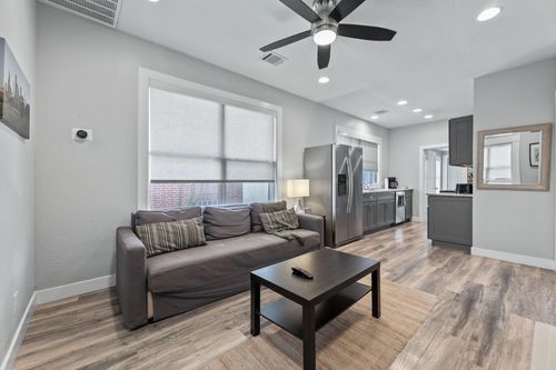 2-412 Drew Street, Houston, TX, 77006 | Card Image