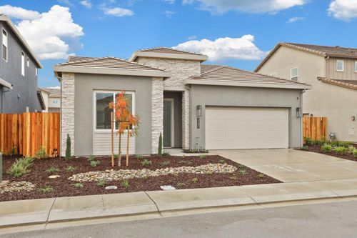 2285 Paramount Ln, Manteca, CA, 95337-7866 | Card Image