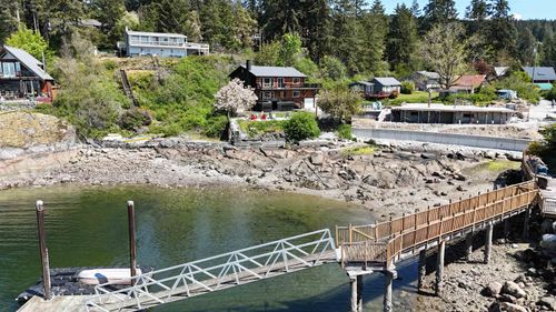 5639 O'Brian Rd, Halfmoon Bay, BC, V7Z1E9 | Card Image