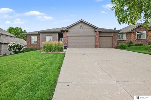 10307 Florence Cir, La Vista, NE, 68128-2373 | Card Image