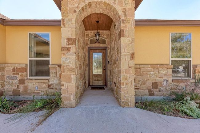 110 Chaumont St, House other with 3 bedrooms, 2 bathrooms and 2 parking in Kingsland TX | Image 6