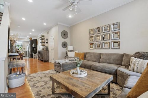2527 Grays Ferry Ave, PHILADELPHIA, PA, 19146-3909 | Card Image