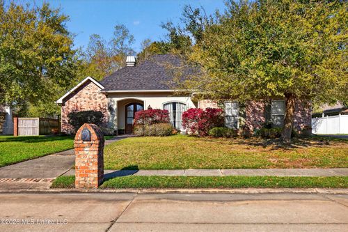 809 Darius Dr, Biloxi, MS, 39532-2700 | Card Image
