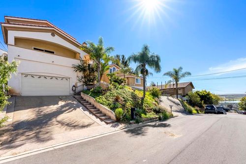 1621 Portola Ave, Spring Valley, CA, 91977-4531 | Card Image