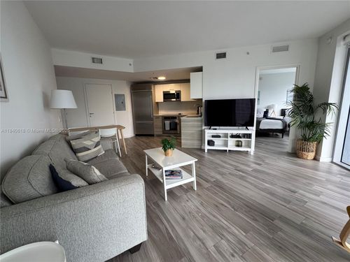 apt-3301-1300 Brickell Bay Dr, Miami, FL, 33131-3441 | Card Image