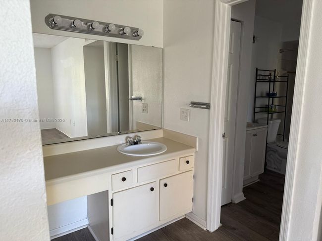 APT-2222 - 1401 Village Blvd, Condo with 2 bedrooms, 1 bathrooms and null parking in West Palm Beach FL | Image 16