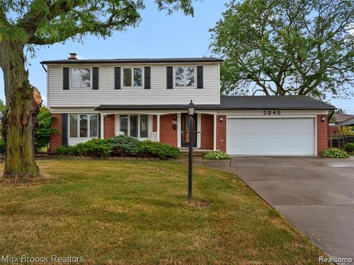 3040 Alden Dr, Sterling Heights, MI, 48310-6034 | Card Image