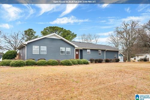 611 Dennis St, Clanton, AL, 35045-3731 | Card Image