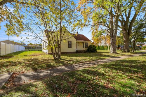 24541 Hass St, Dearborn Heights, MI, 48127-3132 | Card Image