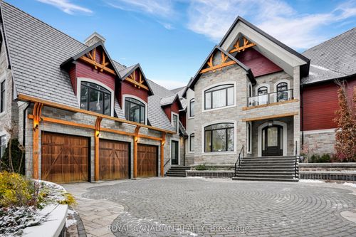 15 Glenview Heights Lane, Newmarket, ON, L3Y4V9 | Card Image
