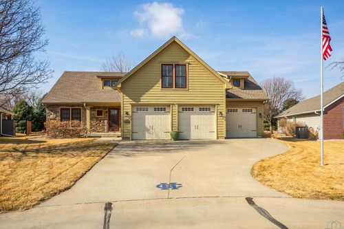 480 Bluestem Trl, Dakota Dunes, SD, 57049-5210 | Card Image