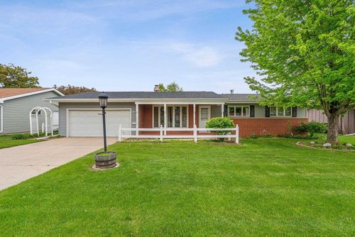 1756 Southland Avenue, OSHKOSH, WI, 54902 | Card Image