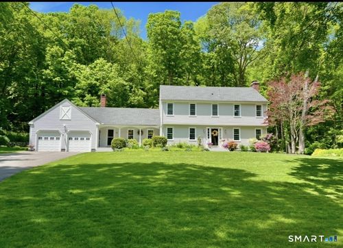 11 Bishop Dr, Woodbridge, CT, 06525-2301 | Card Image