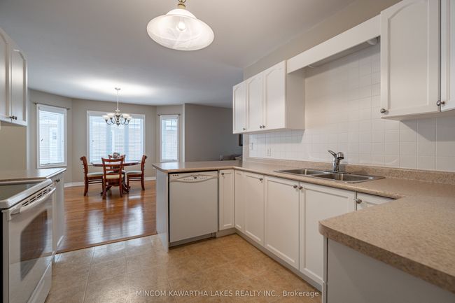 7 Village Cres, Condo with 3 bedrooms, 3 bathrooms and 1 parking in Peterborough ON | Image 11