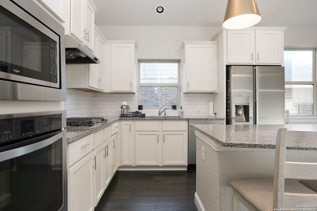 7927 Anza Run, House other with 4 bedrooms, 3 bathrooms and null parking in Boerne TX | Image 6