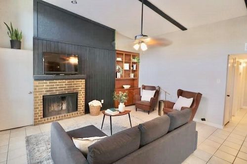 2708 Mccart Ave, Fort Worth, TX, 76110-2231 | Card Image