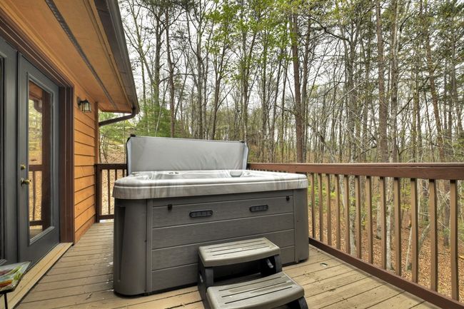 48 Logan Dr, Home with 3 bedrooms, 3 bathrooms and null parking in Mineral Bluff GA | Image 39