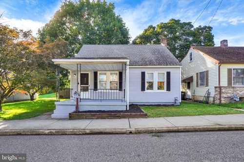 1108 W College Ave, YORK, PA, 17404-3539 | Card Image