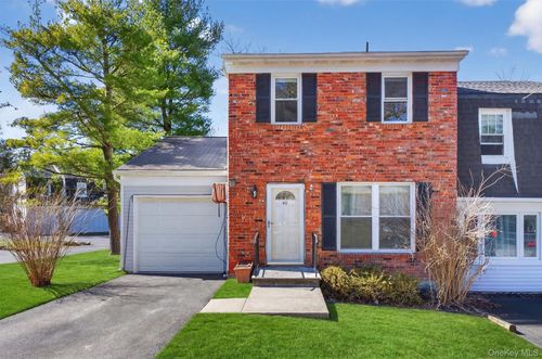 42 Larch Ct, Fishkill, NY, 12524-2628 | Card Image