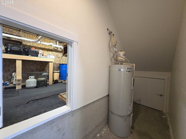 1019 Azure Way, House other with 3 bedrooms, 2 bathrooms and 2 parking in Eagle Point OR | Image 29