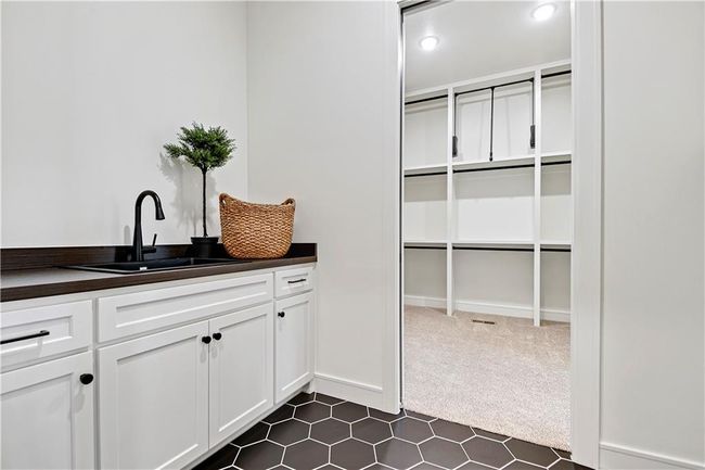 22011 W 94 Th St, House other with 4 bedrooms, 3 bathrooms and null parking in Lenexa KS | Image 19