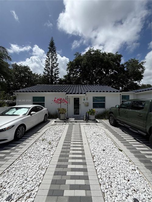 1902 N 24th Ave, Hollywood, FL, 33020-2323 | Card Image