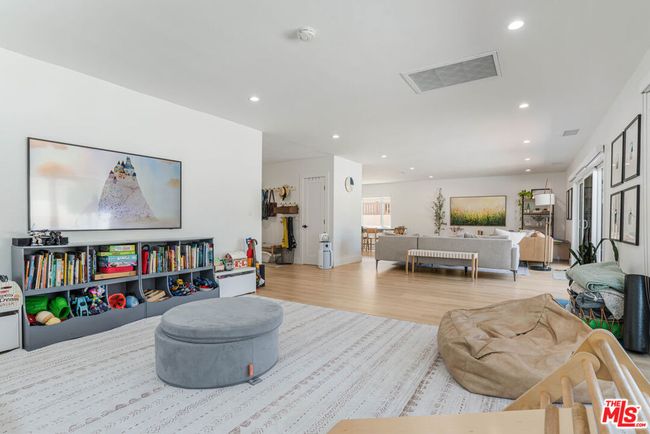 5737 Allott Ave, House other with 6 bedrooms, 6 bathrooms and 2 parking in Sherman Oaks CA | Image 18