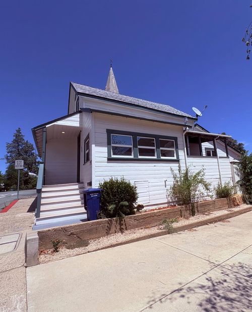110 Church St, Jackson, CA, 95642-2335 | Card Image